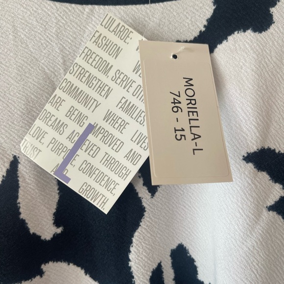 Elbow Length Sleeve Shirt - Picture 2 of 3